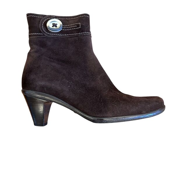 La Canadienne Button Ankle Boots 7.5M Brown Suede - Picture 6 of 12